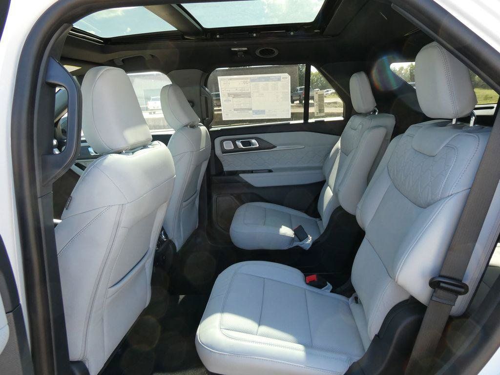 New 2027 Ford Explorer Platinum w/ 3.0L Ultimate Package AWD/4WD image 13