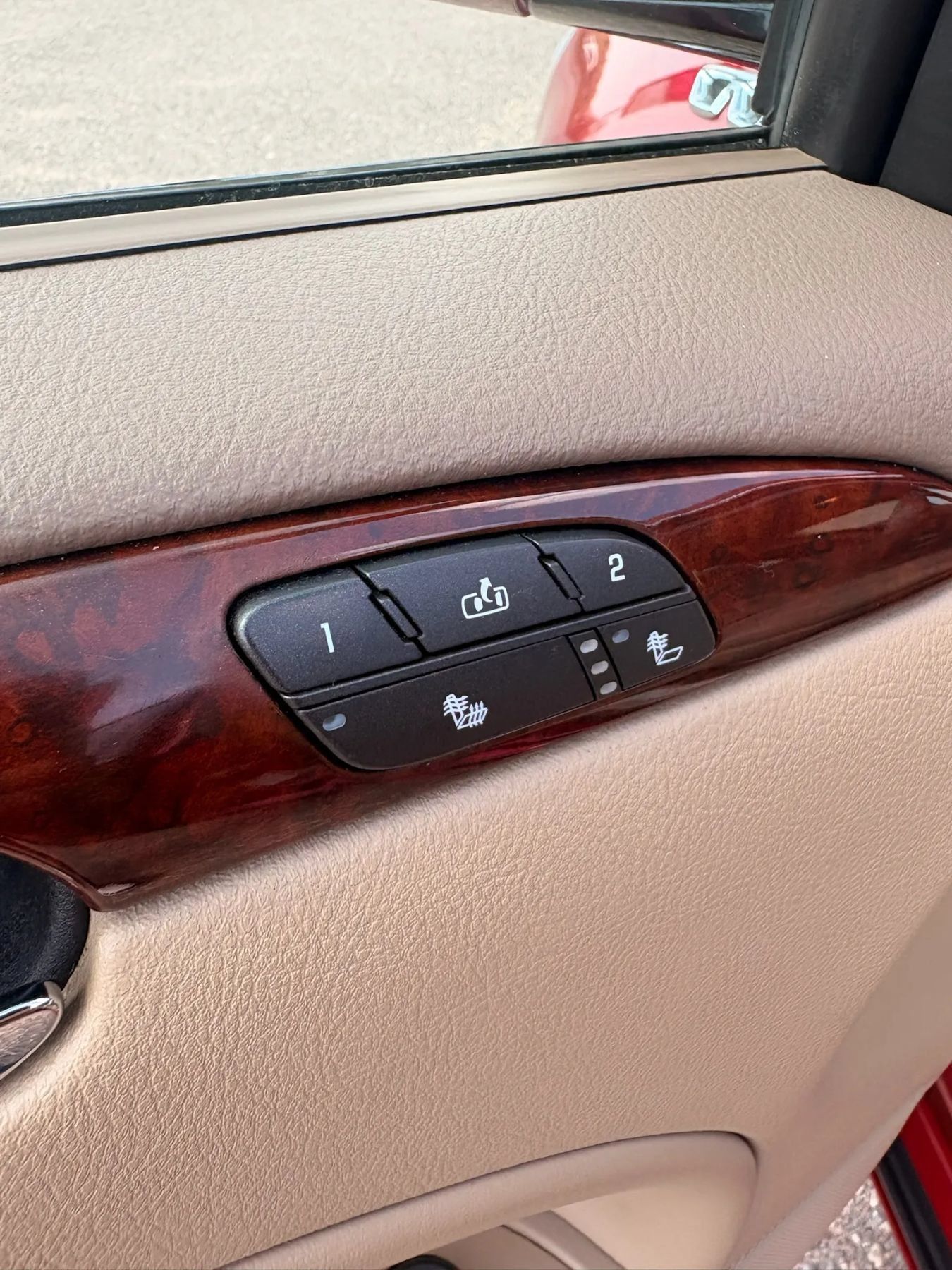 Used 2006 Buick Lucerne CXS w/ Driver Confidence Package FWD image 12