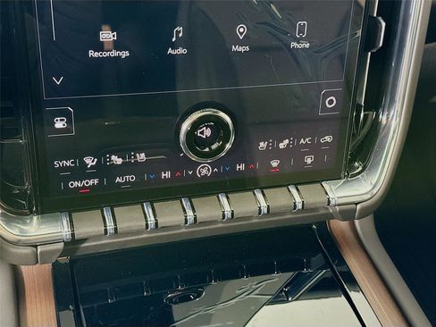 New 2026 GMC Yukon XL Denali w/ Denali Reserve Package AWD/4WD image 10