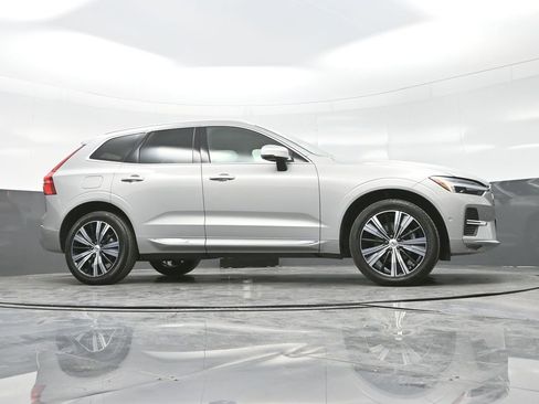 Used 2023 Volvo XC60 B5 Plus w/ Climate Package image 27