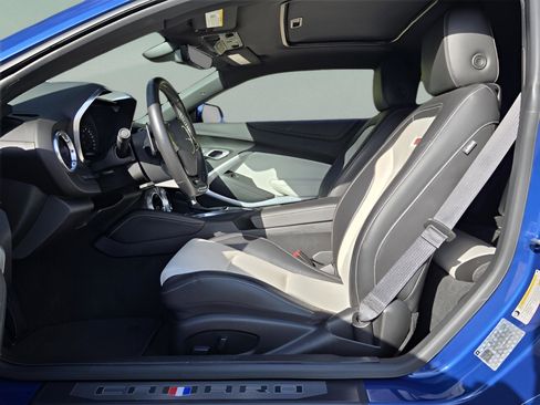 Used 2021 Chevrolet Camaro SS RWD image 10