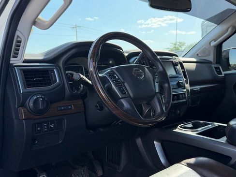 Used 2017 Nissan Titan Platinum Reserve image 11