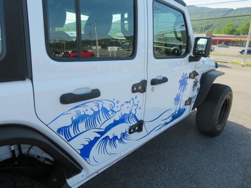 Used 2019 Jeep Wrangler Unlimited Sport image 4