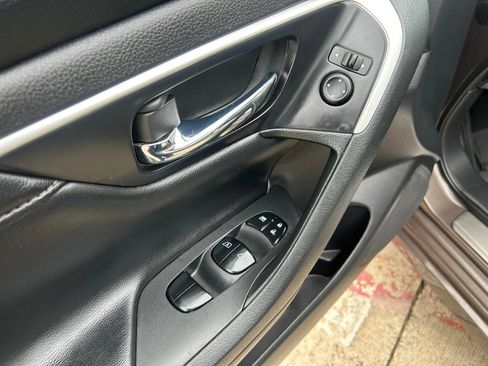 Used 2017 Nissan Altima 2.5 SL w/ 2.5 Technology Package FWD image 13