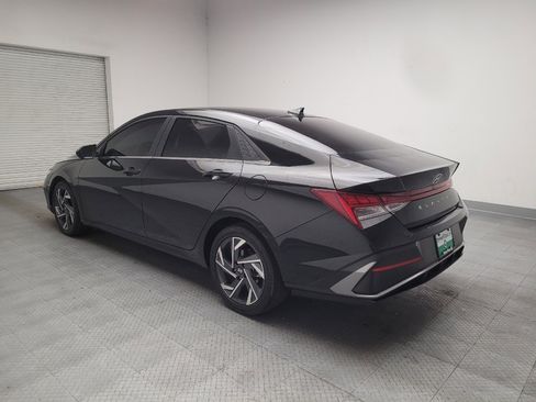 Used 2025 Hyundai Elantra SEL FWD image 3