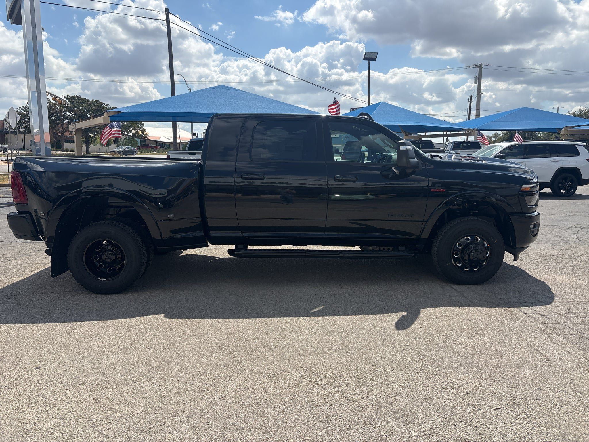 New 2027 RAM 3500 Laramie w/ Night Edition AWD/4WD image 4