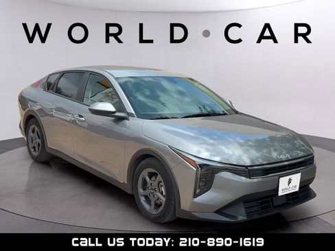 Used 2025 Kia K4 FWD image 1
