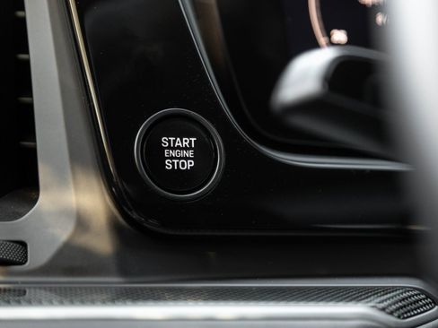 Used 2025 Porsche Cayenne Turbo image 17