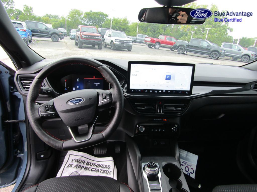 Certified 2025 Ford Escape ST-Line w/ Tech Pack #1 AWD/4WD image 4