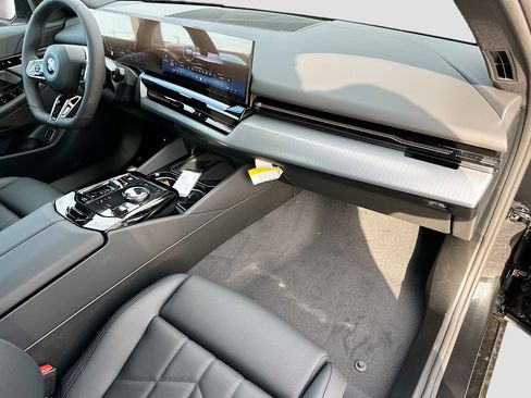 New 2026 BMW 530i w/ M Sport Package RWD image 24