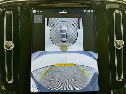 New 2026 Volvo XC40 B5 Plus w/ Protection Package Premier image 15