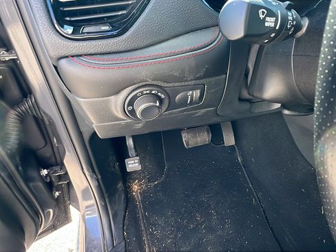 Used 2025 Dodge Durango GT image 27