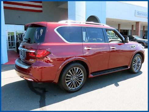 Used 2023 INFINITI QX80 Sensory w/ All-Season Package AWD/4WD image 7