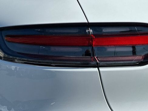 New 2026 Porsche Macan image 38