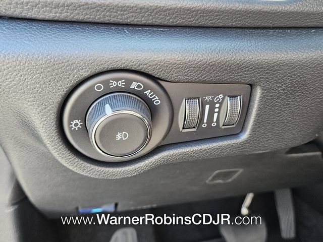 New 2026 Chrysler Pacifica Select w/ S Appearance Package FWD image 28