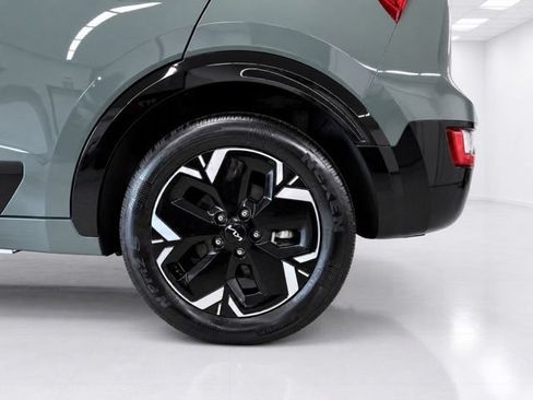 Used 2024 Kia Niro Wave w/ Wave Preserve Package FWD image 10