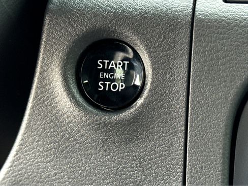 New 2026 Nissan Frontier SV image 9