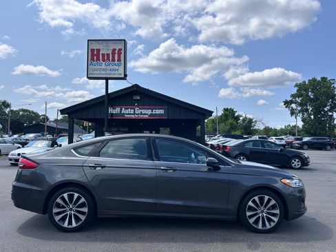 Used 2020 Ford Fusion SE AWD/4WD image 10