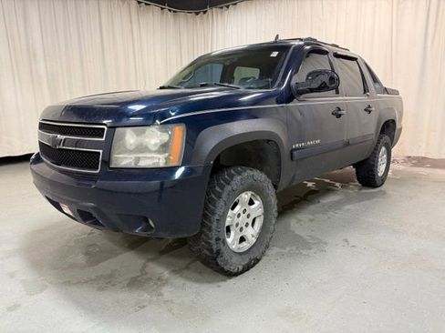 Used 2007 Chevrolet Avalanche LT w/ LT Preferred Equipment Group AWD/4WD image 12