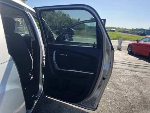 Used 2010 GMC Acadia SL FWD image 20
