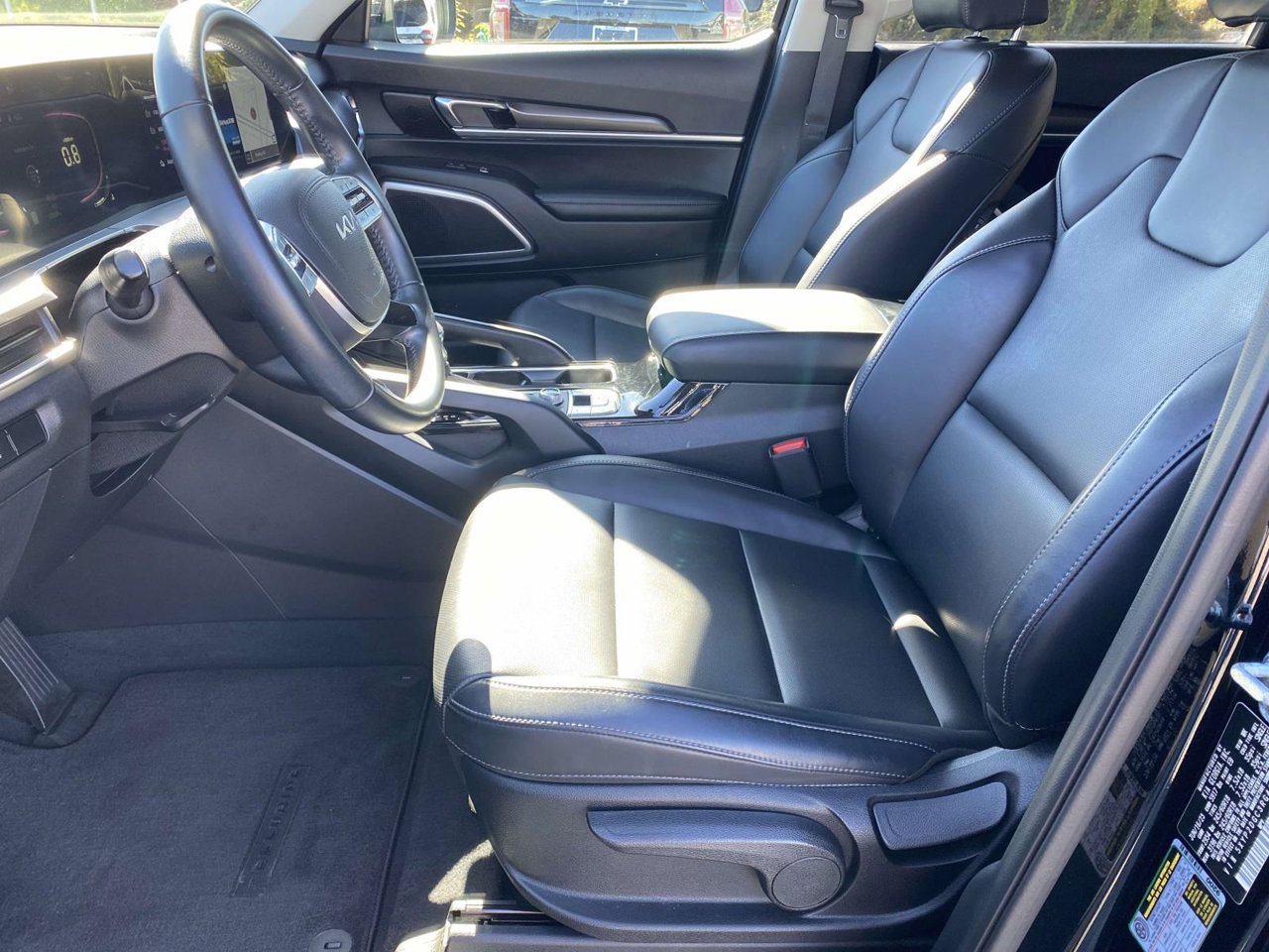 Used 2024 Kia Telluride LX AWD/4WD image 24