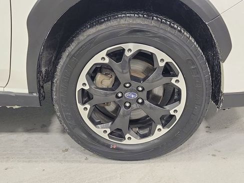 Used 2023 Subaru Crosstrek 2.0i Premium image 5