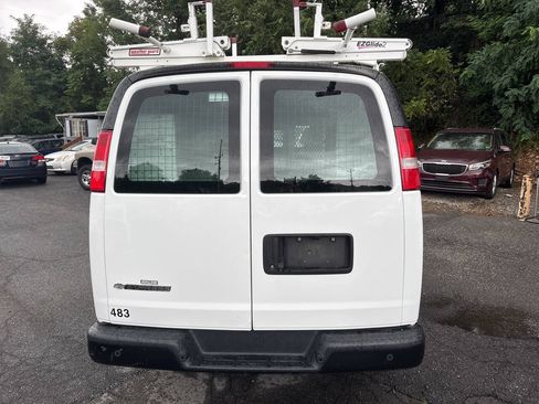 Used 2018 Chevrolet Express 2500 w/ Driver Convenience Package RWD image 12