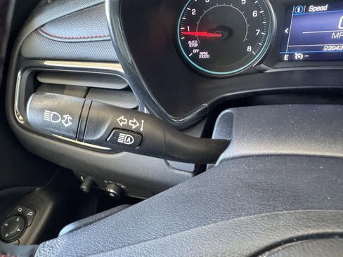 Used 2023 Chevrolet Equinox RS image 17