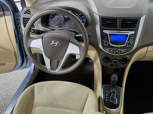 Used 2012 Hyundai Accent GLS FWD image 19
