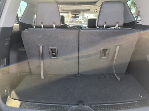 Used 2022 GMC Acadia AT4 image 29