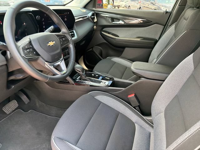 Used 2026 Chevrolet TrailBlazer LT w/ LT Cold Weather Package FWD image 18