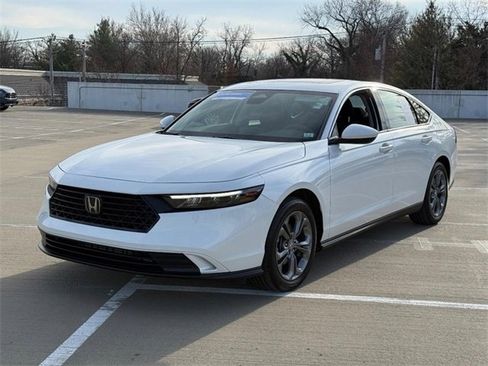 Used 2024 Honda Accord EX image 8