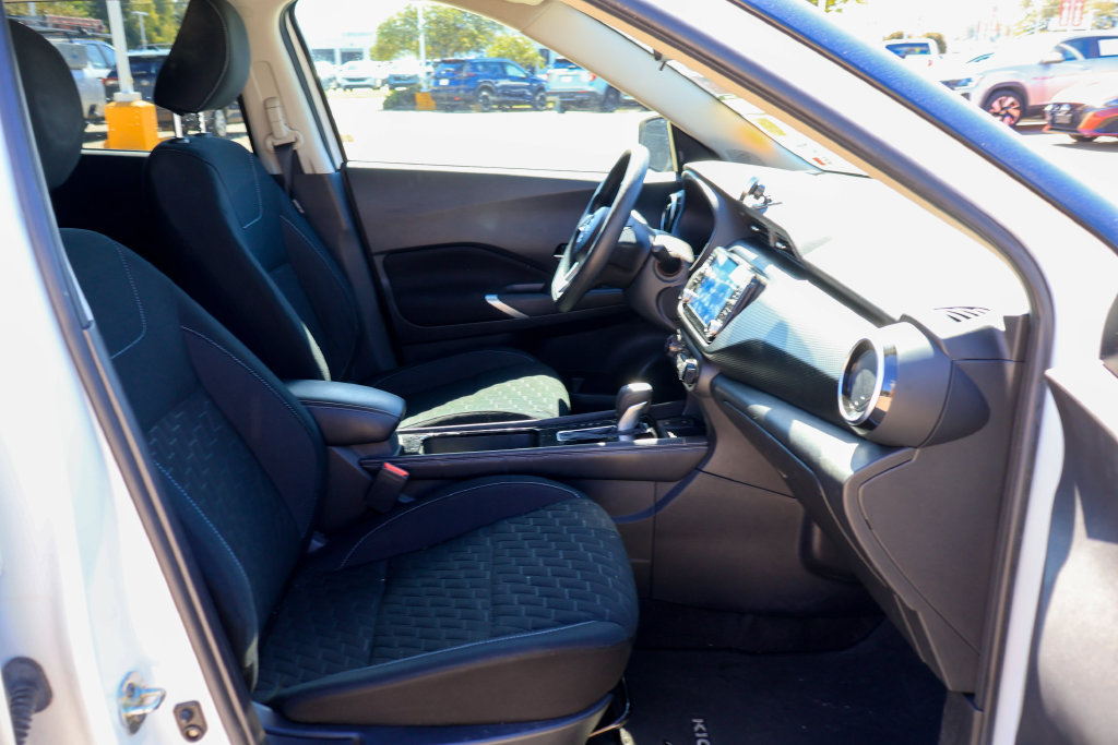 Used 2022 Nissan Kicks SV FWD image 8