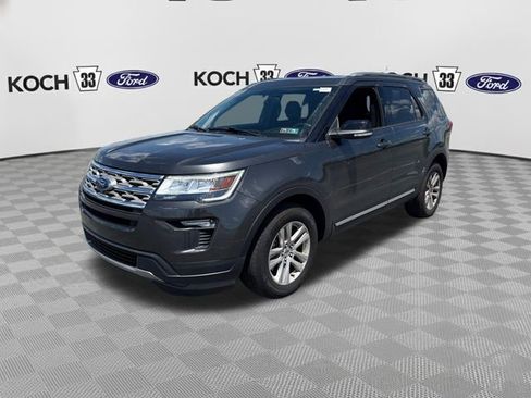 Used 2018 Ford Explorer XLT w/ Equipment Group 201A AWD/4WD image 3