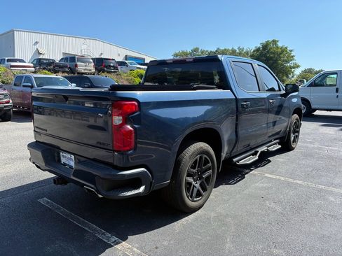 Used 2021 Chevrolet Silverado 1500 RST w/ LPO, Blackout Package AWD/4WD image 5