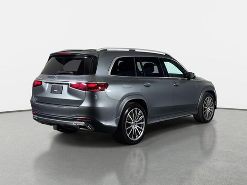 Used 2025 Mercedes-Benz GLS 450 4MATIC w/ AMG Line Exterior image 3