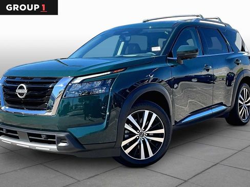 Certified 2025 Nissan Pathfinder Platinum w/ Cargo Package FWD image 1