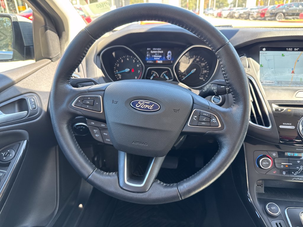 Used 2016 Ford Focus Titanium w/ Titanium Technology Package FWD image 18