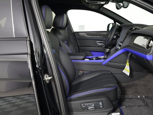 New 2025 Bentley Bentayga image 35