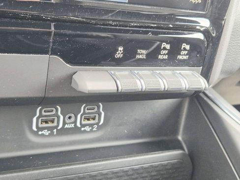 Used 2023 RAM 1500 Laramie AWD/4WD image 32