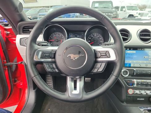 Used 2016 Ford Mustang Premium image 21