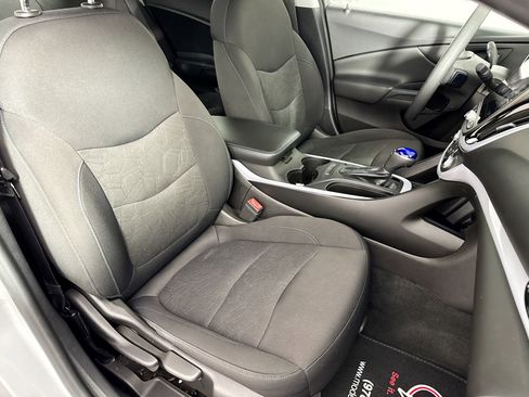 Used 2018 Chevrolet Volt LT image 33