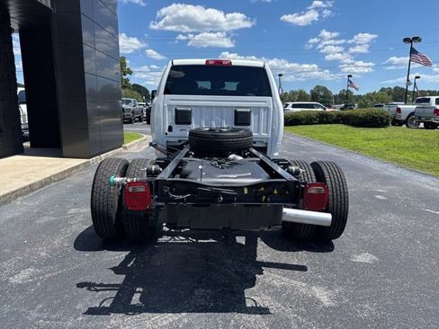 New 2026 RAM 3500 Tradesman AWD/4WD image 23