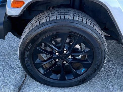 Used 2023 Jeep Wrangler Unlimited Sahara w/ Cold Weather Group image 34