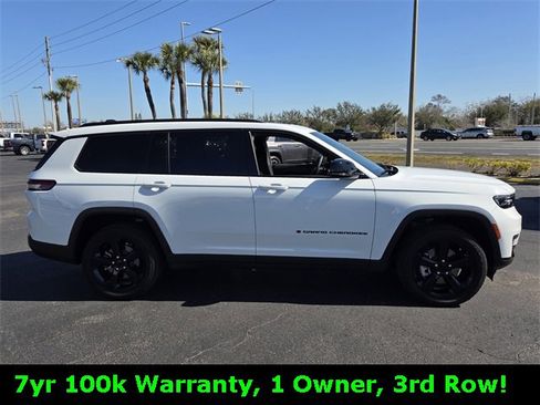 Used 2023 Jeep Grand Cherokee L Laredo image 8
