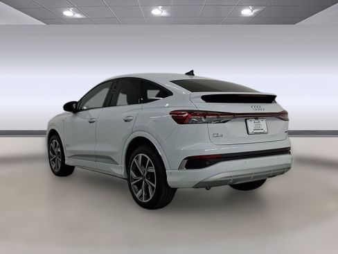 Certified 2023 Audi Q4 e-tron Prestige image 3