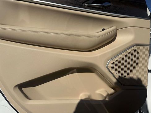 New 2026 Jeep Grand Cherokee Limited RWD image 11