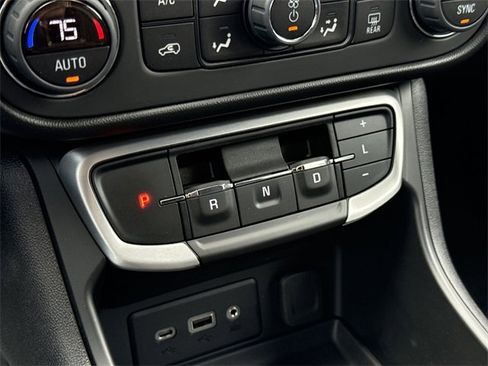 Used 2022 GMC Terrain SLE w/ Driver Convenience Package image 15
