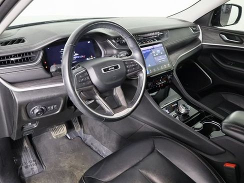 Used 2021 Jeep Grand Cherokee L Limited AWD/4WD image 27