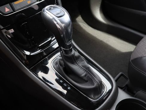 Used 2019 Buick Encore Preferred AWD/4WD image 18